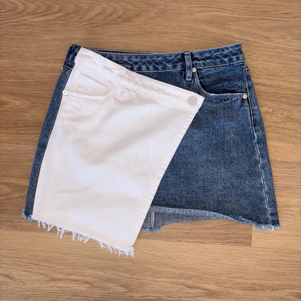 BlankNYC blue jean Two-Tone Denim and White Skirt size 26